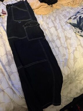 Men's Black Contrast-Stitch Cargo Jeans